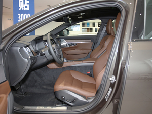 2021款B5 AWD 智远版 前排空间