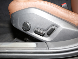 2021B5 AWD h(yun) {{(dio)(ji)