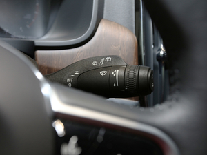 2021款B5 AWD 智远版 中控区