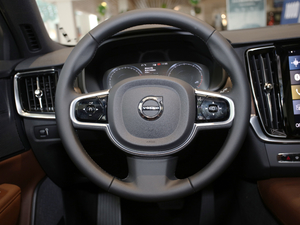 2021款B5 AWD 智远版 方向盘