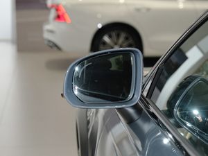 2021B5 AWD  (x)(ji)^