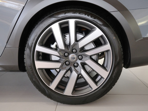 2021B5 AWD  (x)(ji)^