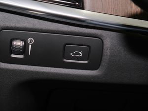 2021B5 AWD  п؅^(q)