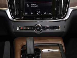 2021B5 AWD  {(dio)(ji)