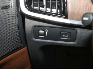 2022B5 AWD h(yun) п؅^(q)