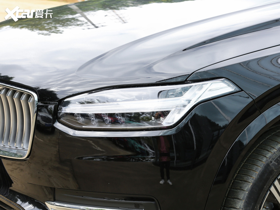 2022���֠���XC90 B5 ���к��A�� 5��