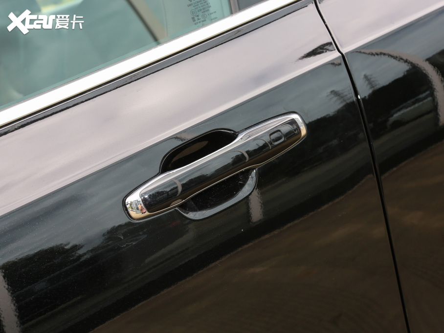 2022���֠���XC90 B5 ���к��A�� 5��