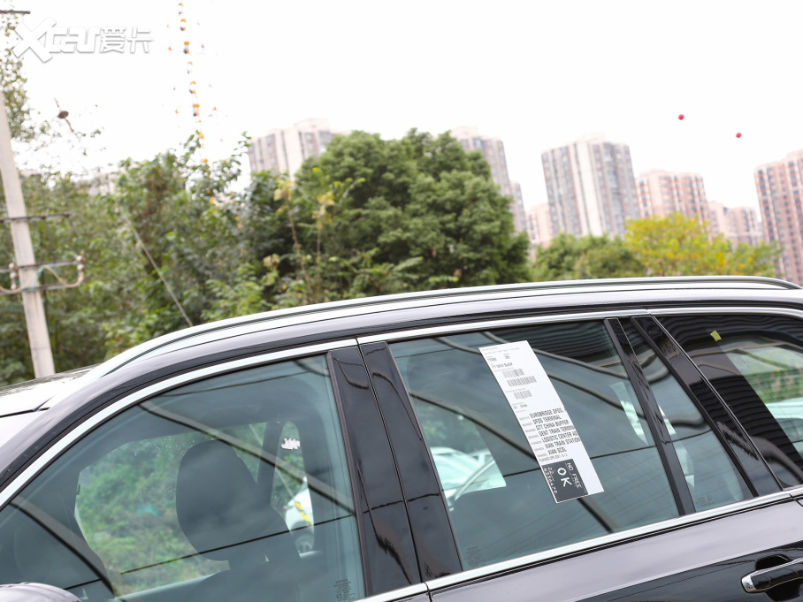 2022���֠���XC90 B5 ���к��A�� 5��