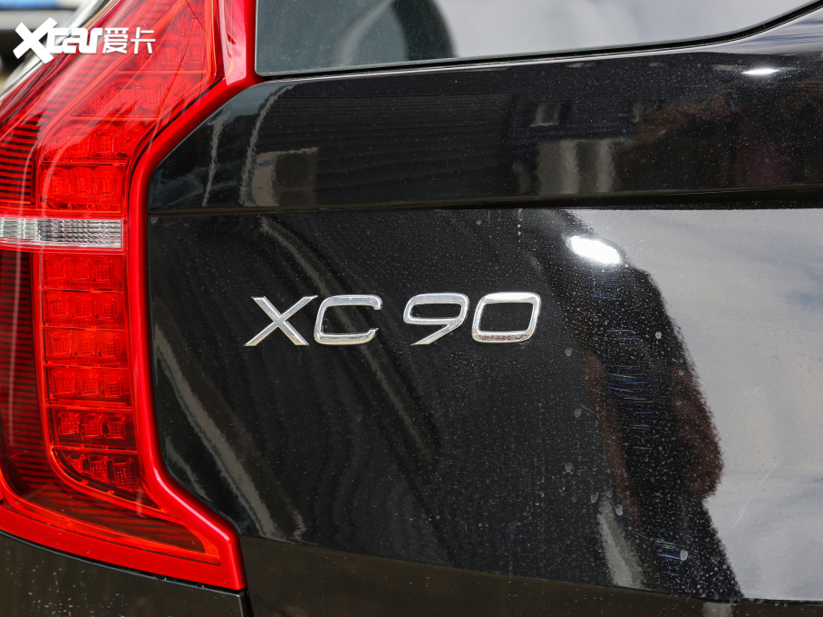 2022���֠���XC90 B5 ���к��A�� 5��