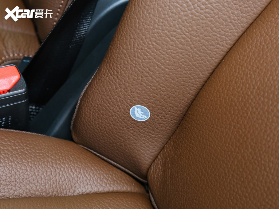 2022���֠���XC90 B5 ���к��A�� 5��