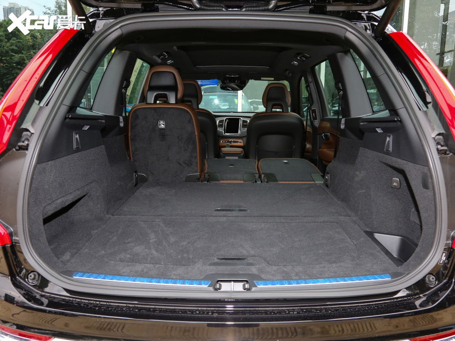 2022���֠���XC90 B5 ���к��A�� 5��