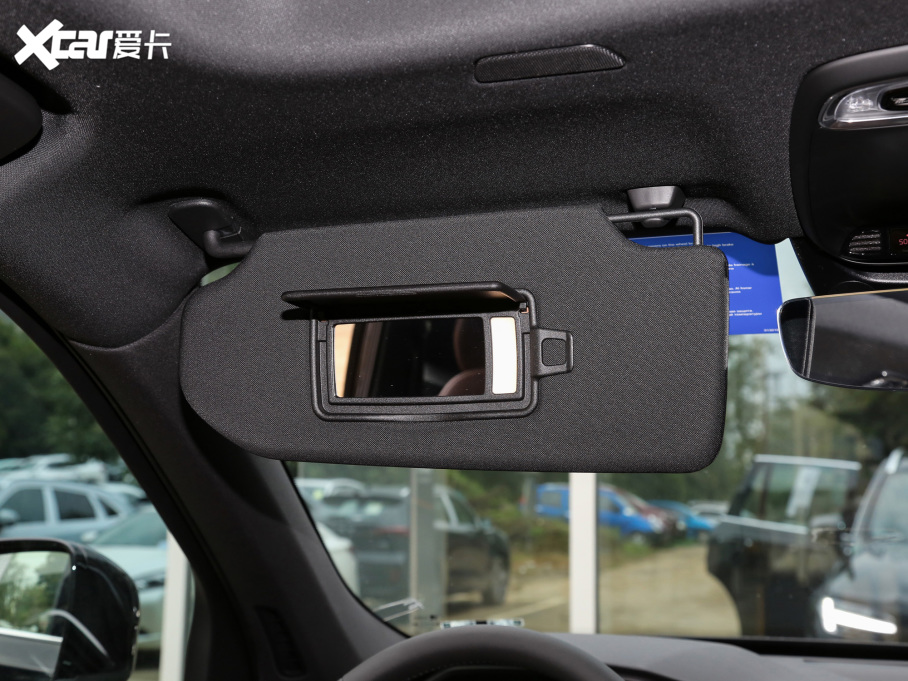 2022���֠���XC90 B5 ���к��A�� 5��