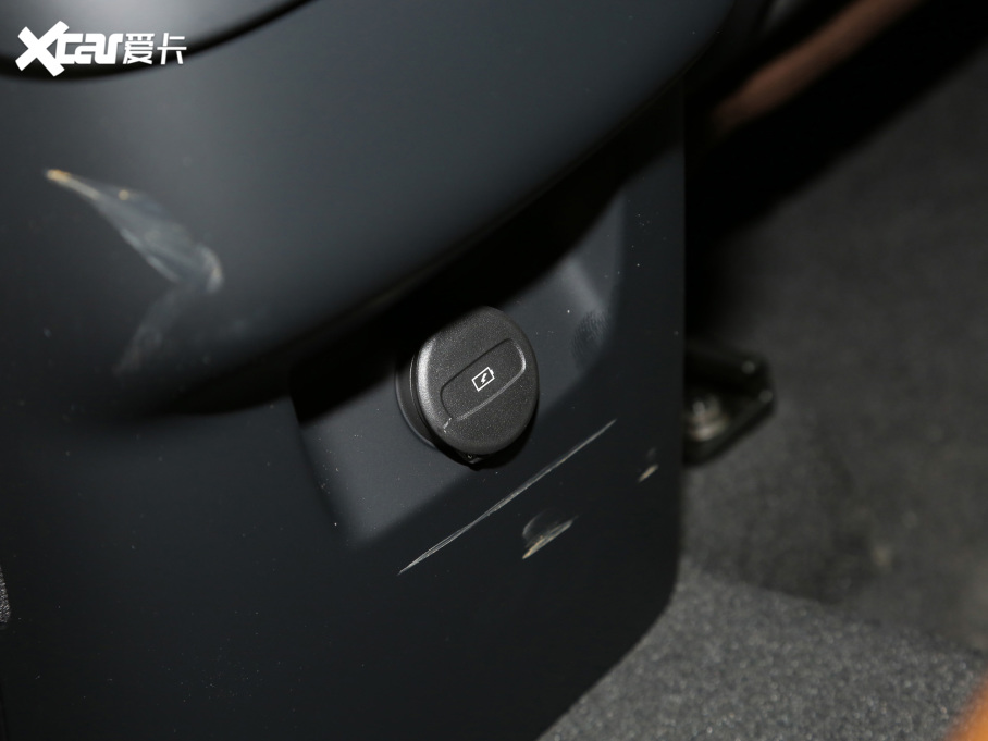 2022���֠���XC90 B5 ���к��A�� 5��