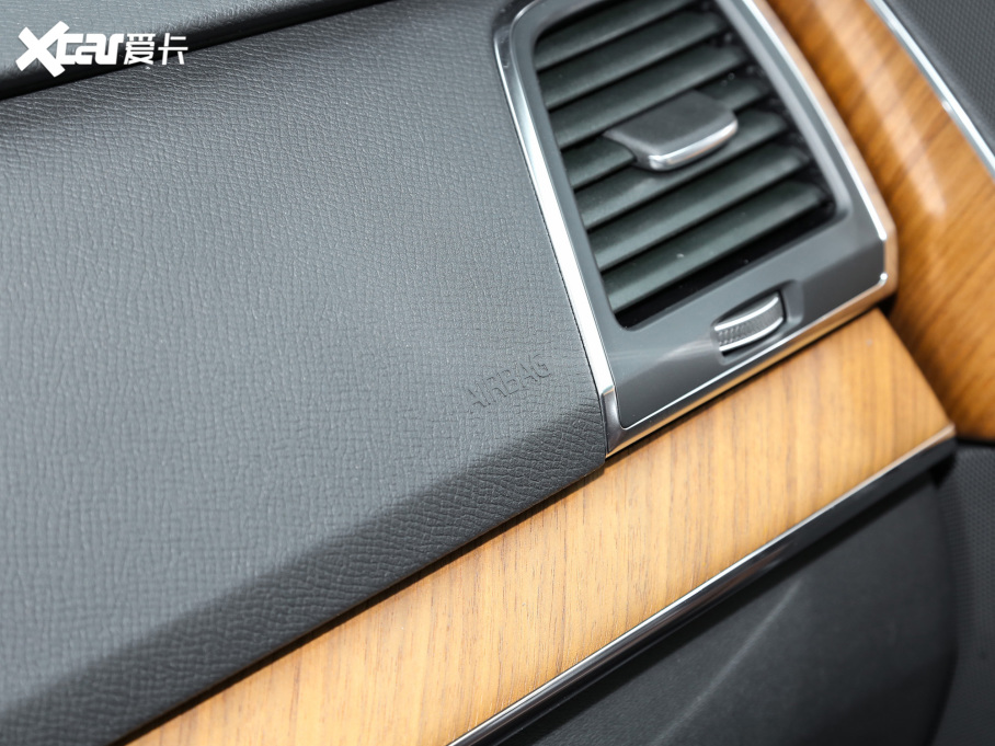 2022���֠���XC90 B5 ���к��A�� 5��