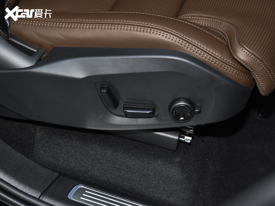 2022���֠���XC90 B6 ���ź��A�� 7��