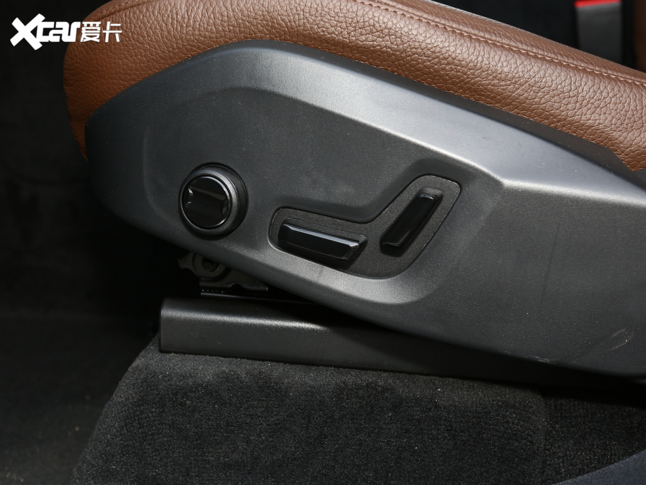 2022���֠���XC90 B5 ���к��A�� 7��