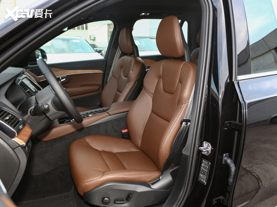 2022���֠���XC90 B5 ���к��A�� 7��