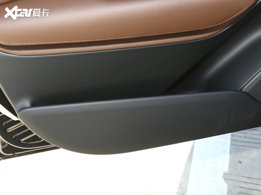 2022���֠���XC90 B5 ���к��A�� 7��