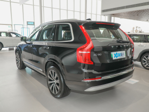 2022款沃尔沃XC90新能源 改款 E驱混动 T8 智尊豪华版 7座