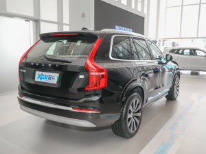 2022款沃尔沃XC90新能源 改款 E驱混动 T8 智尊豪华版 7座