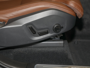 2022Ŀ E(q) T8 A 7 g