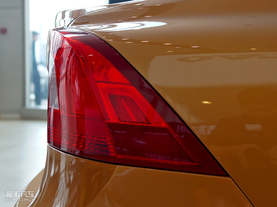 2011֠S60(M(jn)) 2.0T (q)Ű