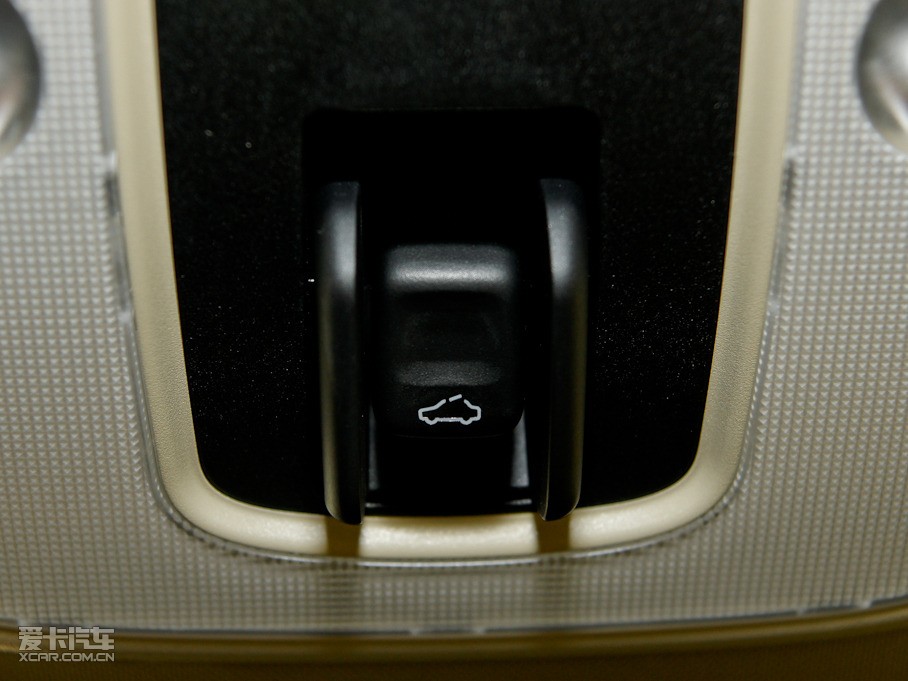 2011֠S60(M(jn)) 2.0T (q)Ű