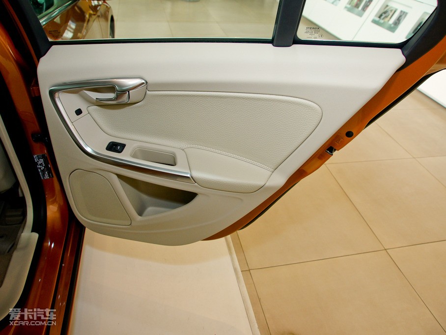 2011֠S60(M(jn)) 2.0T (q)Ű