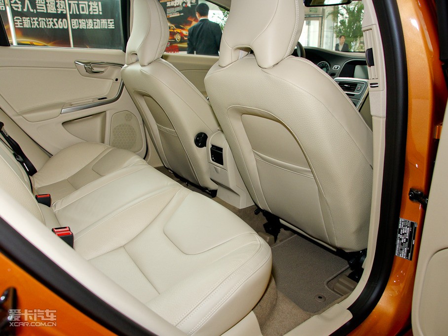 2011֠S60(M(jn)) 2.0T (q)Ű