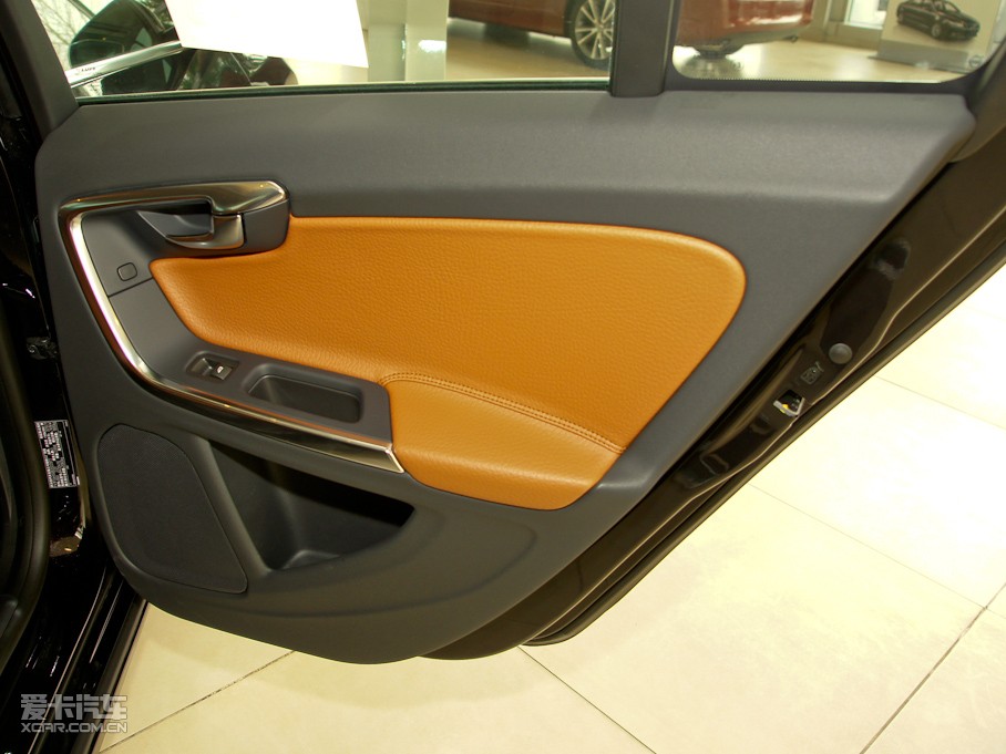 2011֠S60(M(jn)) 2.0T (q)Ű