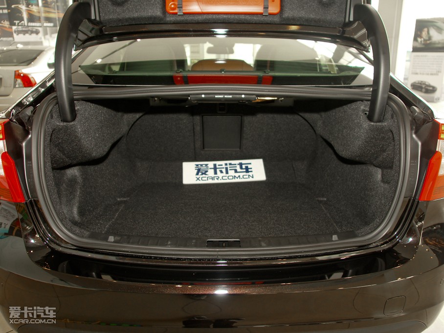 2011֠S60(M(jn)) 2.0T (q)Ű