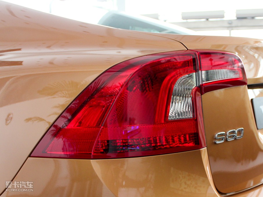 2011���֠���S60(�M��) 2.0T ������Ű�