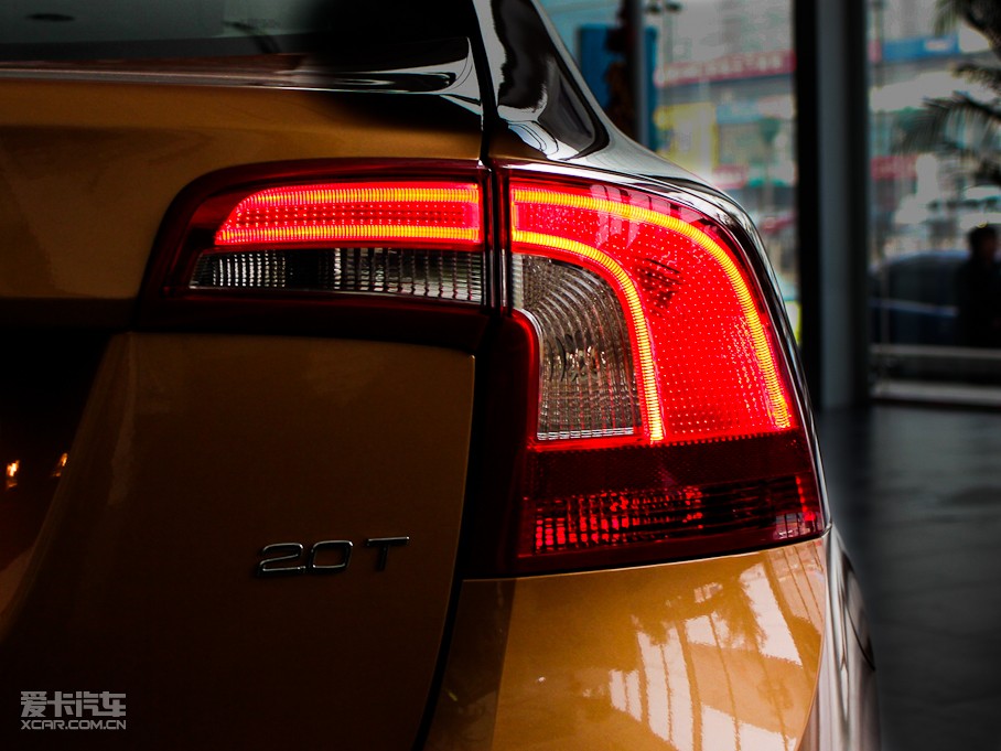 2011���֠���S60(�M��) 2.0T ������Ű�