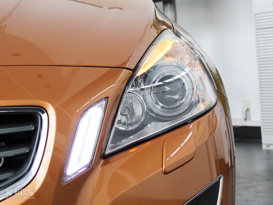 2011���֠���S60(�M��) 2.0T ������Ű�