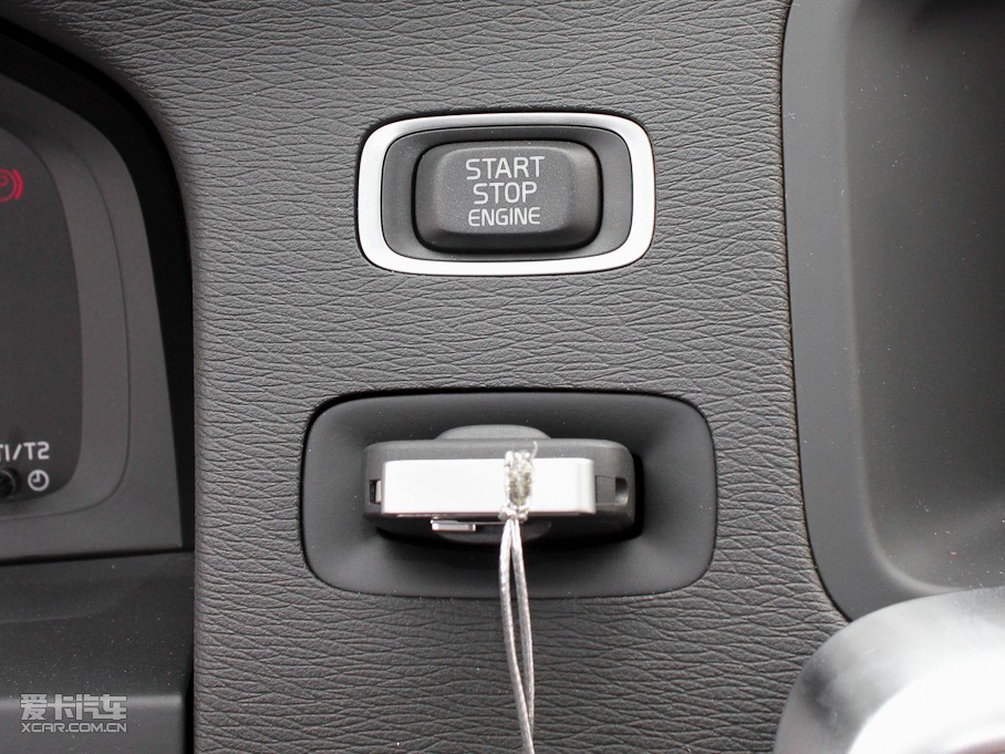 2011���֠���S60(�M(j��n)��) 3.0L T6 ���(q��)�����