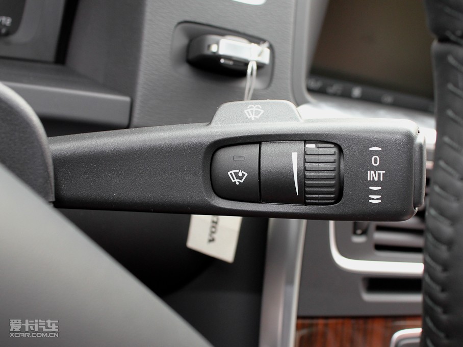 2011���֠���S60(�M��) 3.0L T6 ��������