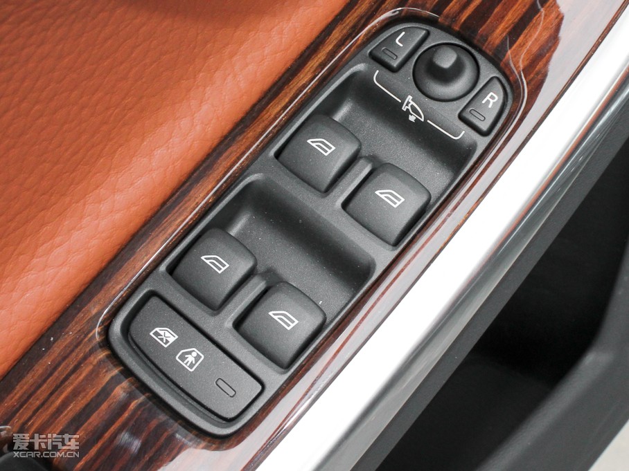 2011���֠���S60(�M(j��n)��) 3.0L T6 ���(q��)�����