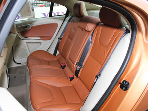 2012款2.0T T5 两驱智雅版 后排座椅