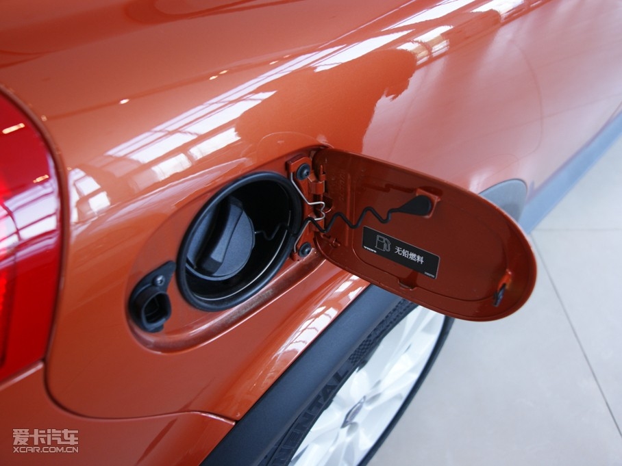 2010���֠���C30 2.0L ���Ű�