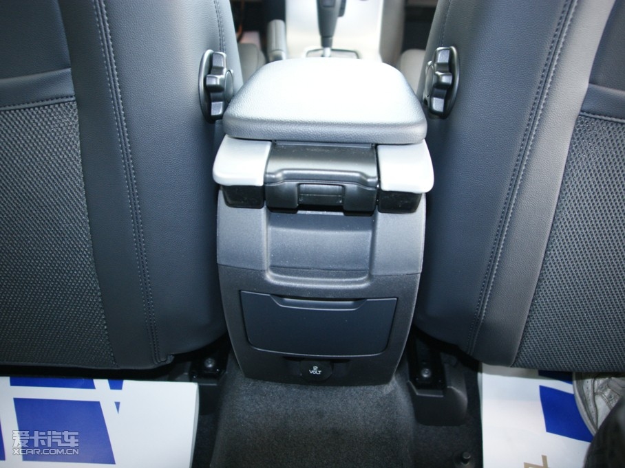 2010���֠���C30 2.0L ���Ű�