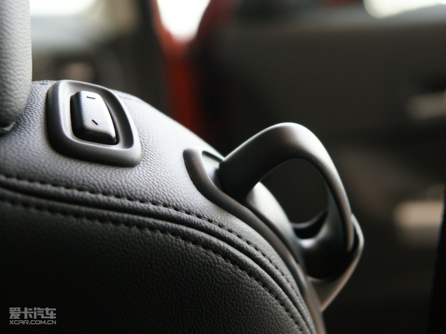 2010���֠���C30 2.0L ���Ű�