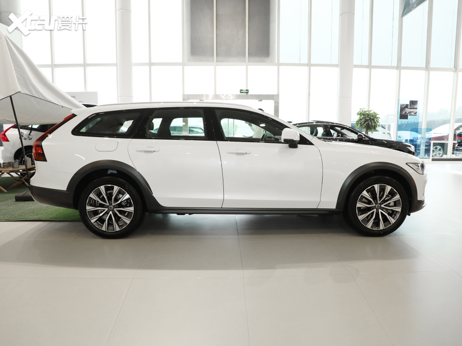 2024֠ V90 Cross Country B5 AWD h