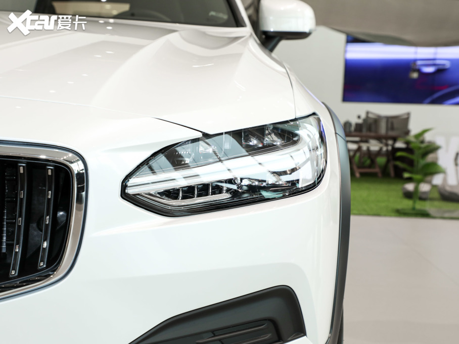 2024֠ V90 Cross Country B5 AWD h