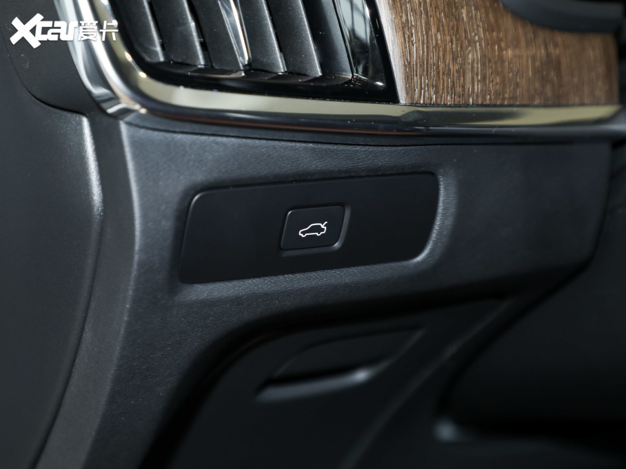 2024֠ V90 Cross Country B5 AWD h