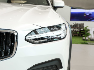 2024Cross Country B5 AWD h ^