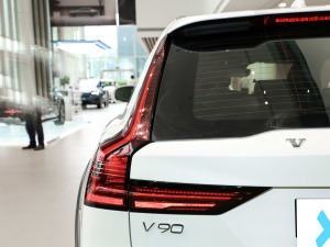 2024Cross Country B5 AWD h ^