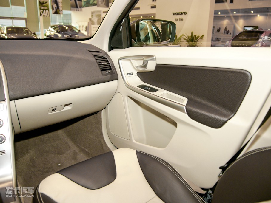 2011֠XC60(M) 2.0T 