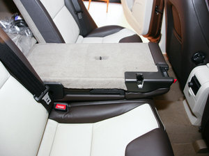 2011款2.0T 智尊版 空间座椅