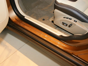 2011款2.0T 智尊版 空间座椅