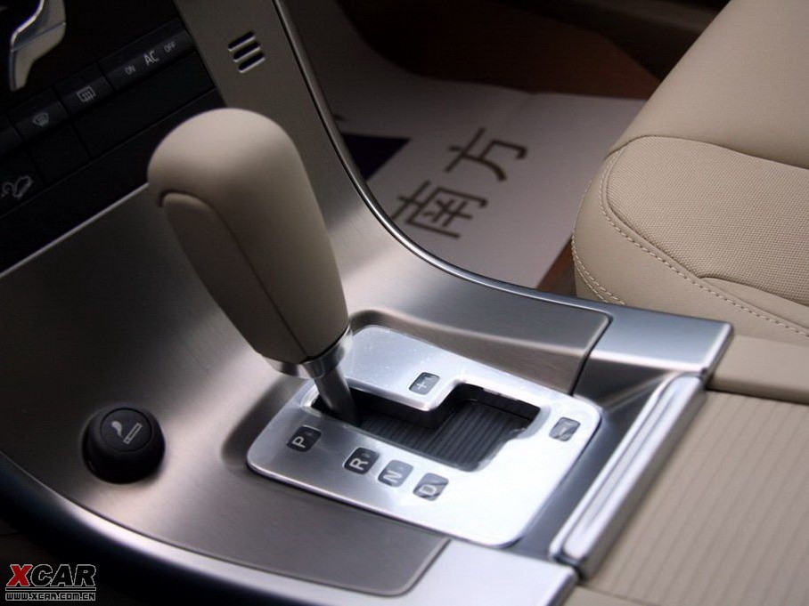 2010���֠���XC60(�M��) T6 ���m��